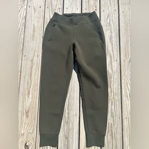 Lululemon Embrace The Space Pant Jogger‎ Athletic Taper Commute Women's - Size 6